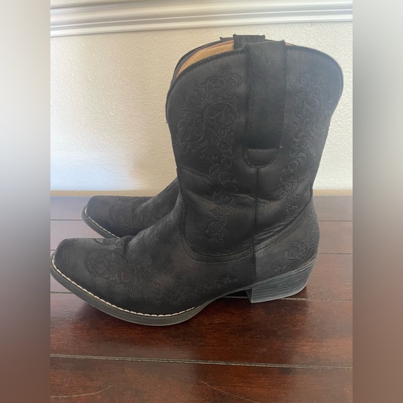 Roper Women’s Riley Vintage Short Western Boots - Snip Toe - size 10 - Picture 3 of 9